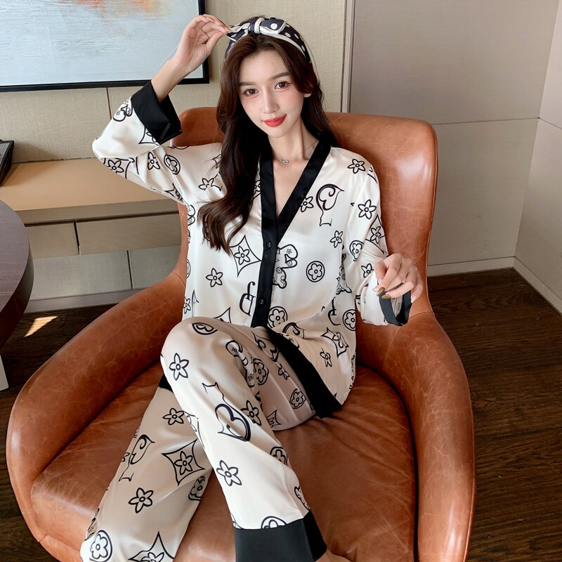 Women's Pajamas Set Fashion V Neck Letter Print Sleepwear Silk Like Leisure Home Clothes Nightwear