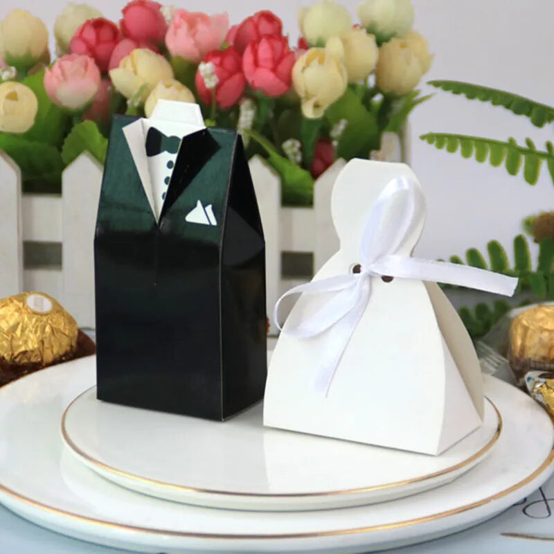 50/100pcs Candy Boxes Bags Bridal Groom Gift Cases Tuxedo Dress Gown Candy Box Wedding Favors And Gifts With Ribbon