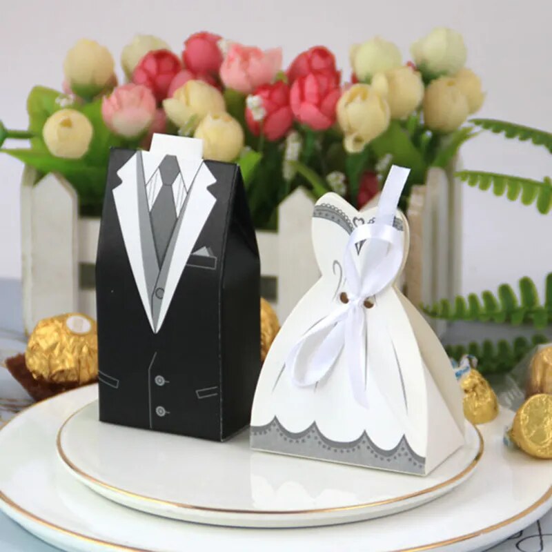 50/100pcs Candy Boxes Bags Bridal Groom Gift Cases Tuxedo Dress Gown Candy Box Wedding Favors And Gifts With Ribbon