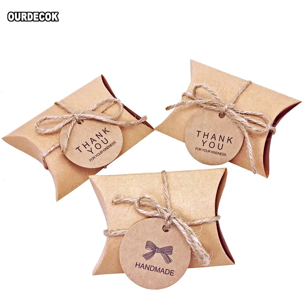 50pcs/Lot Cute Kraft Paper Pillow Candy Box Wedding Favors Gift Candy Boxes With Tags Home Party Birthday Supply