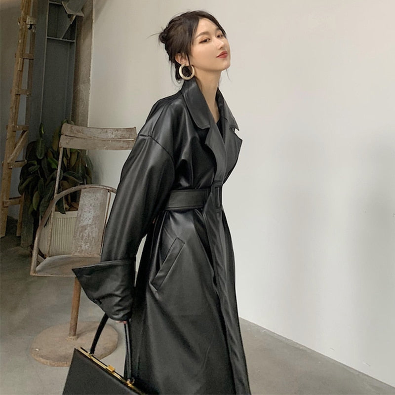 Lautaro Long oversized leather trench coat for women long sleeve lapel loose fit Fall Stylish black women clothing streetwear