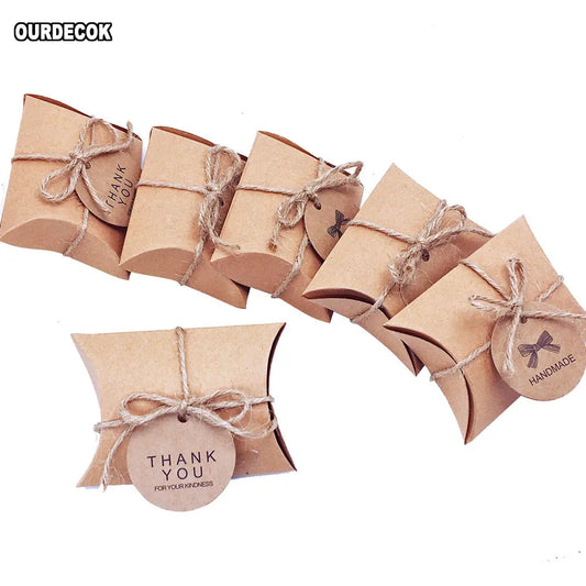 50pcs/Lot Cute Kraft Paper Pillow Candy Box Wedding Favors Gift Candy Boxes With Tags Home Party Birthday Supply