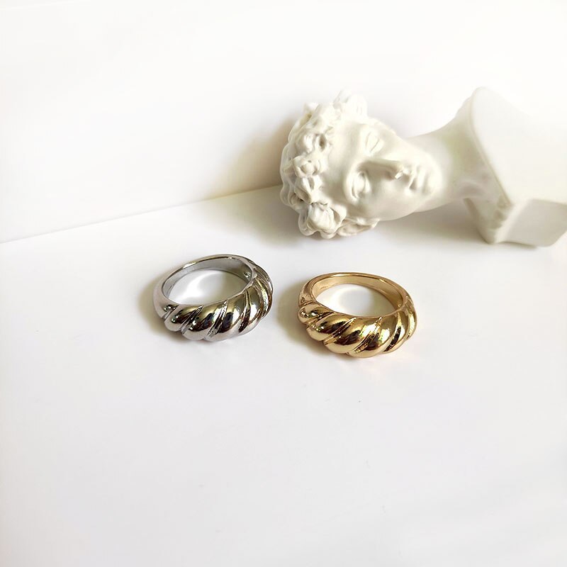 Peri'sBox 4 Designs Irregular Croissants Rings Chunky Circle Geometric Rings for Women Textured Minimalist Rings