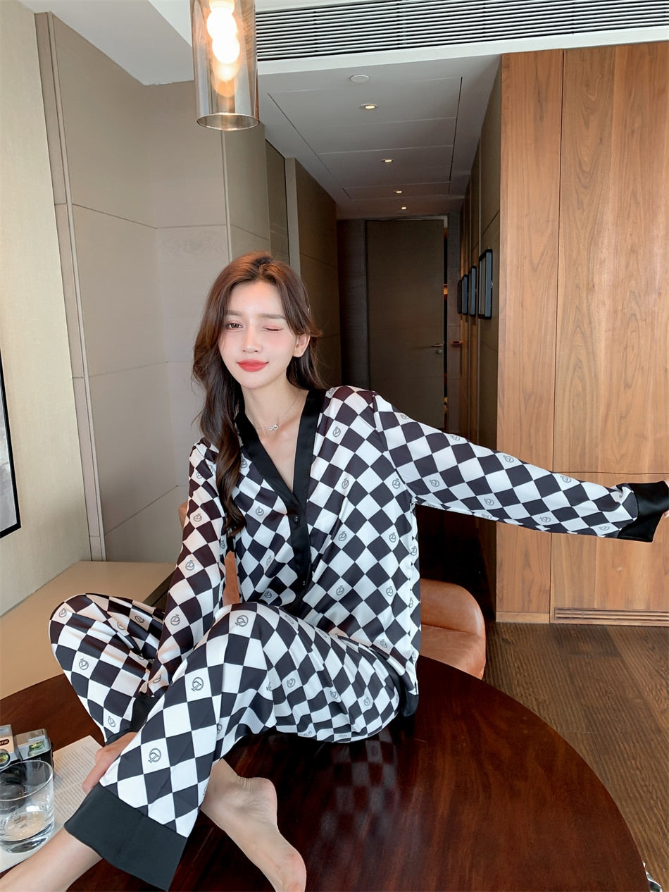 Women's Pajamas Set Fashion V Neck Letter Print Sleepwear Silk Like Leisure Home Clothes Nightwear