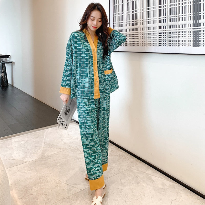 Women's Pajamas Set Fashion V Neck Letter Print Sleepwear Silk Like Leisure Home Clothes Nightwear