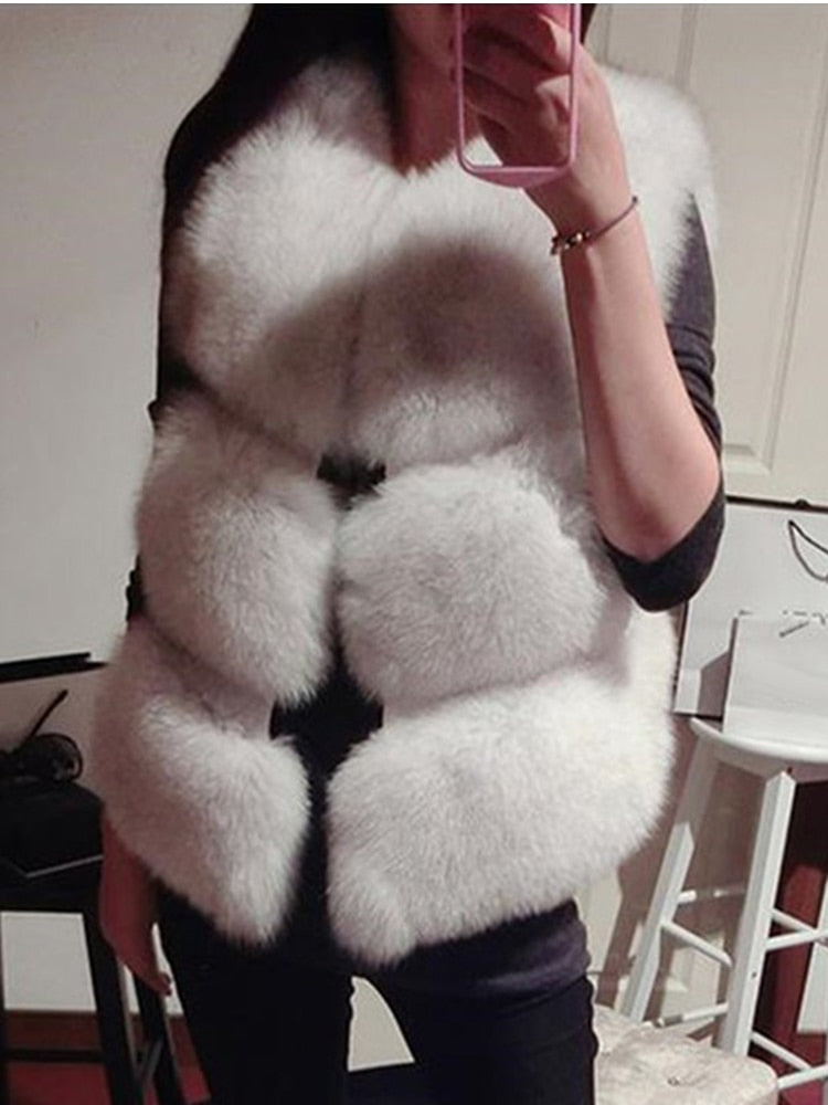 Autumn Winter Thick Warm Faux Fox Fur Vest Women High Quality Fashion V-Neck Short Fur Coat Female Fur Waistcoat