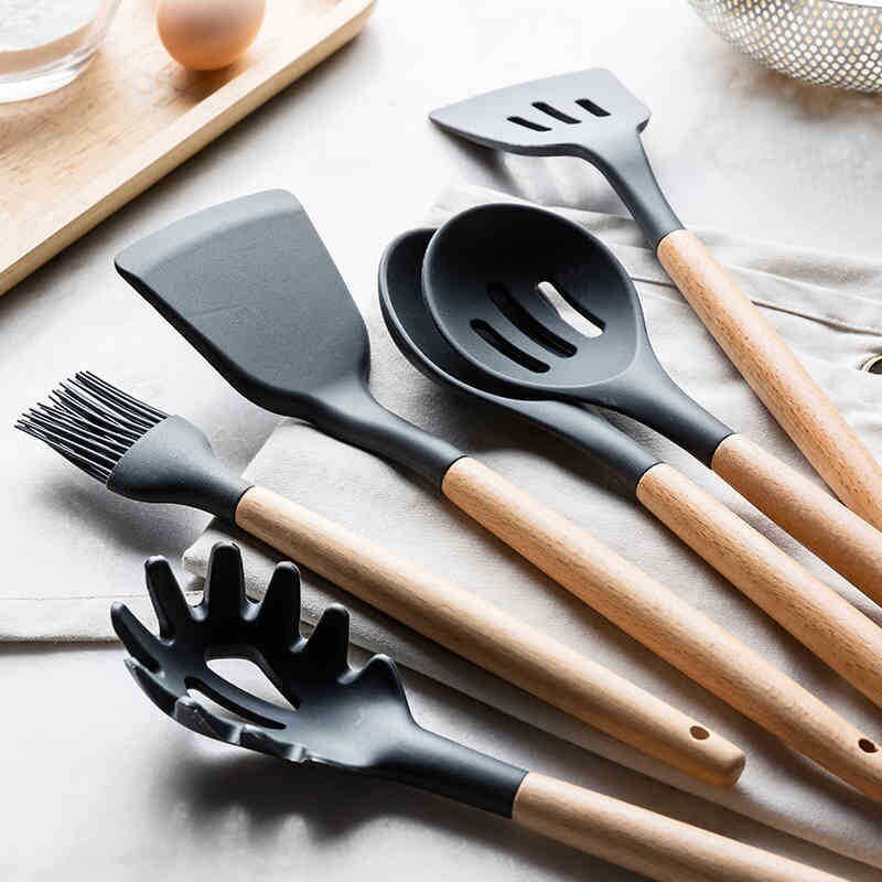 12Pcs Wooden Handle Silicone Kitchen Utensils With Storage Bucket High Temperature Resistant And Non Stick Pot Spatula And Spoon