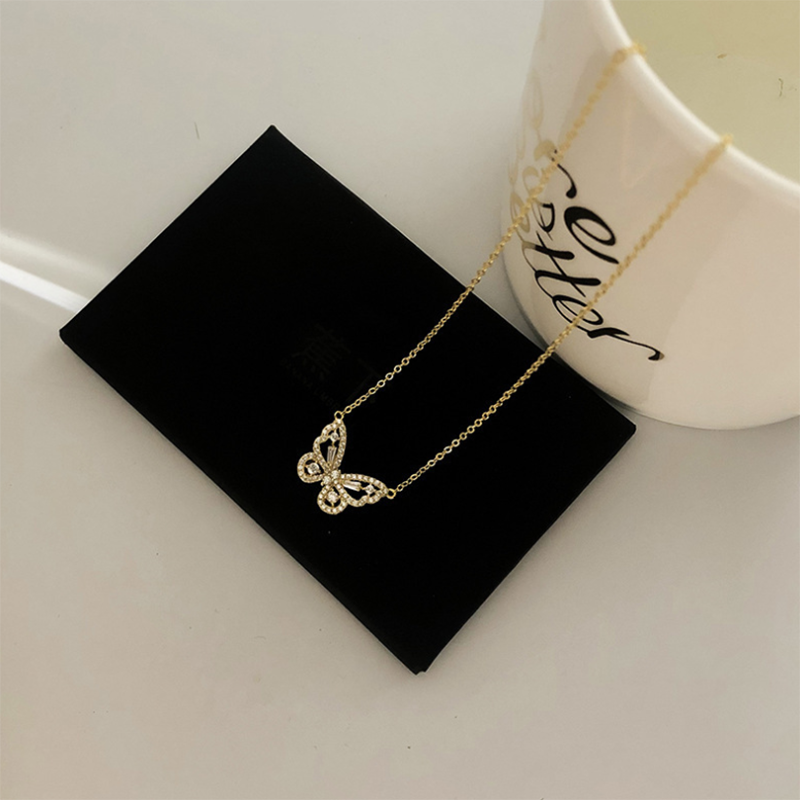 Butterfly Pendant Necklaces for Women Female Shiny Crystal Chokers Necklace Wedding Valentine Gift