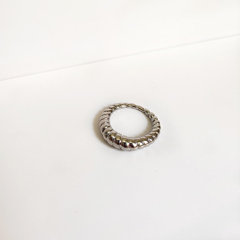 Peri'sBox 4 Designs Irregular Croissants Rings Chunky Circle Geometric Rings for Women Textured Minimalist Rings