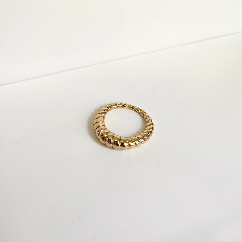 Peri'sBox 4 Designs Irregular Croissants Rings Chunky Circle Geometric Rings for Women Textured Minimalist Rings