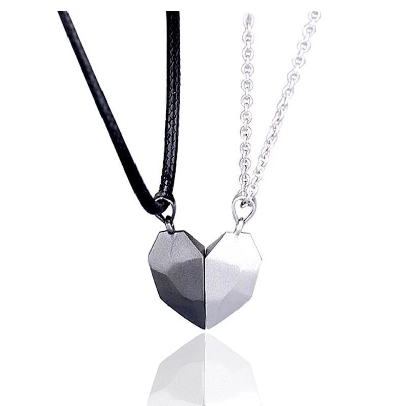 Exquisite Heart Shaped Pendant Necklace for Women Men Lover Fashion Affectionate Hug Couple Necklace Love witness Jewelry